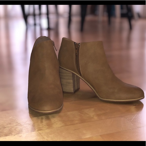 BC Footwear Vegan Heel Boot - Picture 4 of 4